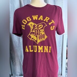 Harry potter unisex t-shirt size smalll maroon color with gold accents